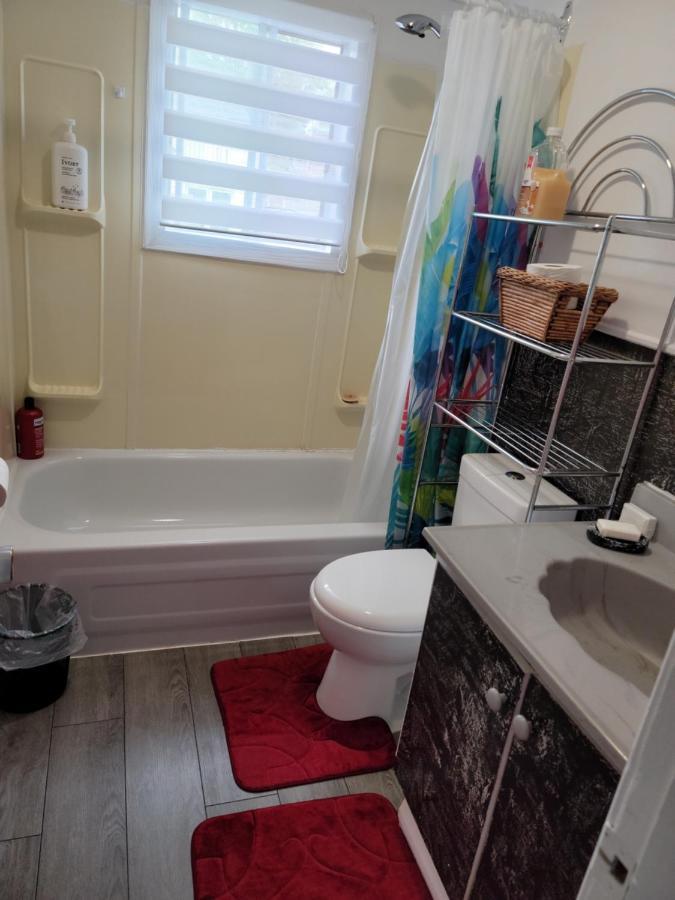 Quiet cozy apartment next to highway wifi+netflix Edmundston Esterno foto