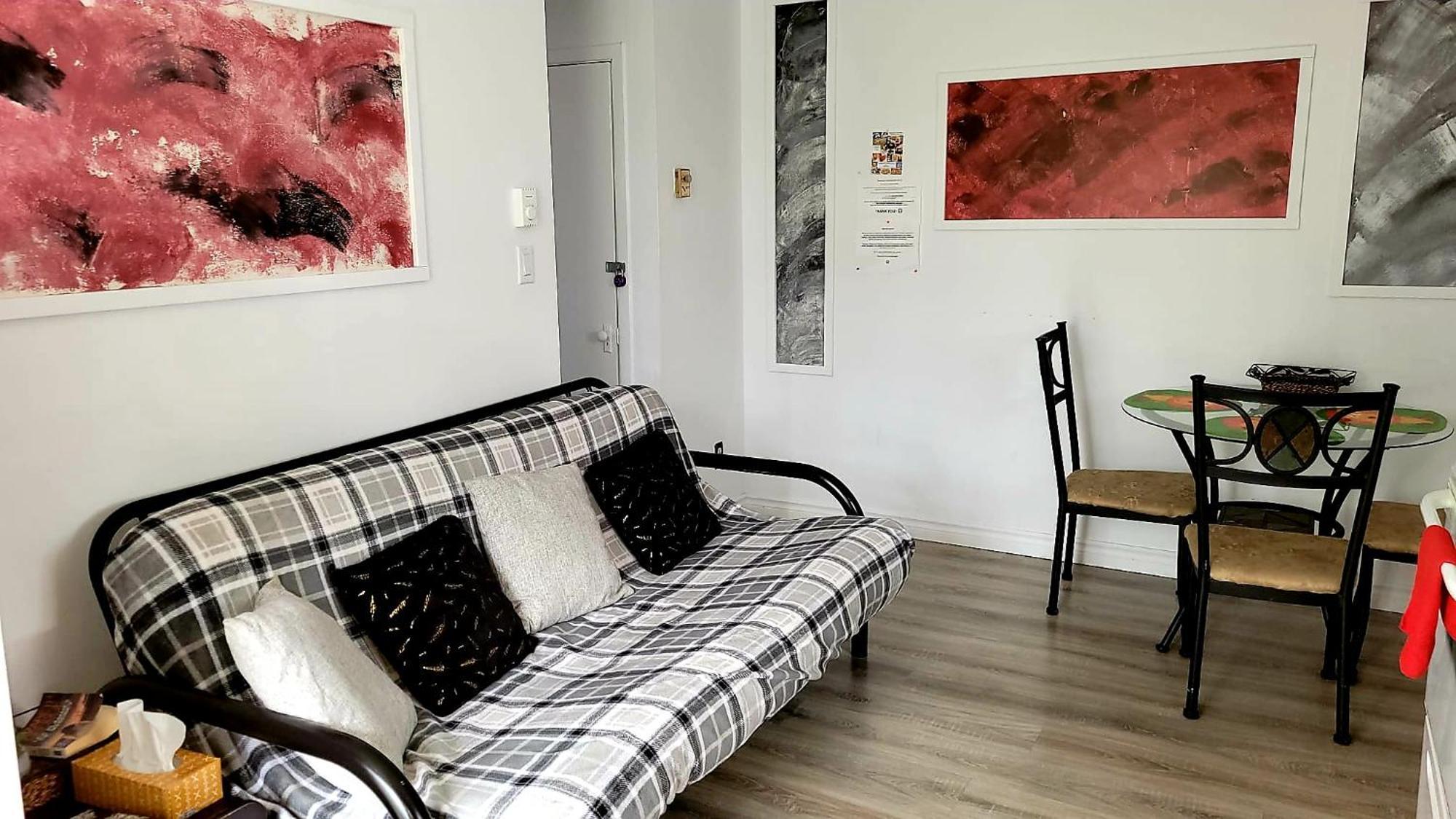 Quiet cozy apartment next to highway wifi+netflix Edmundston Esterno foto